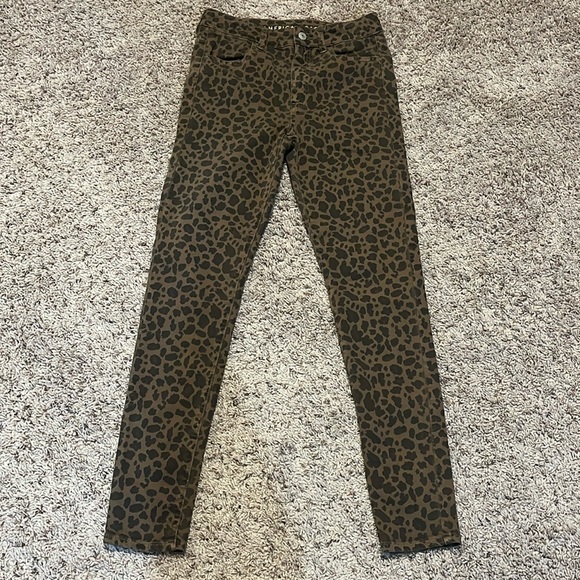 American Eagle Next Level Stretch Super Hi-Rise Jegging  Womens Jeans Size 4 - Picture 1 of 8